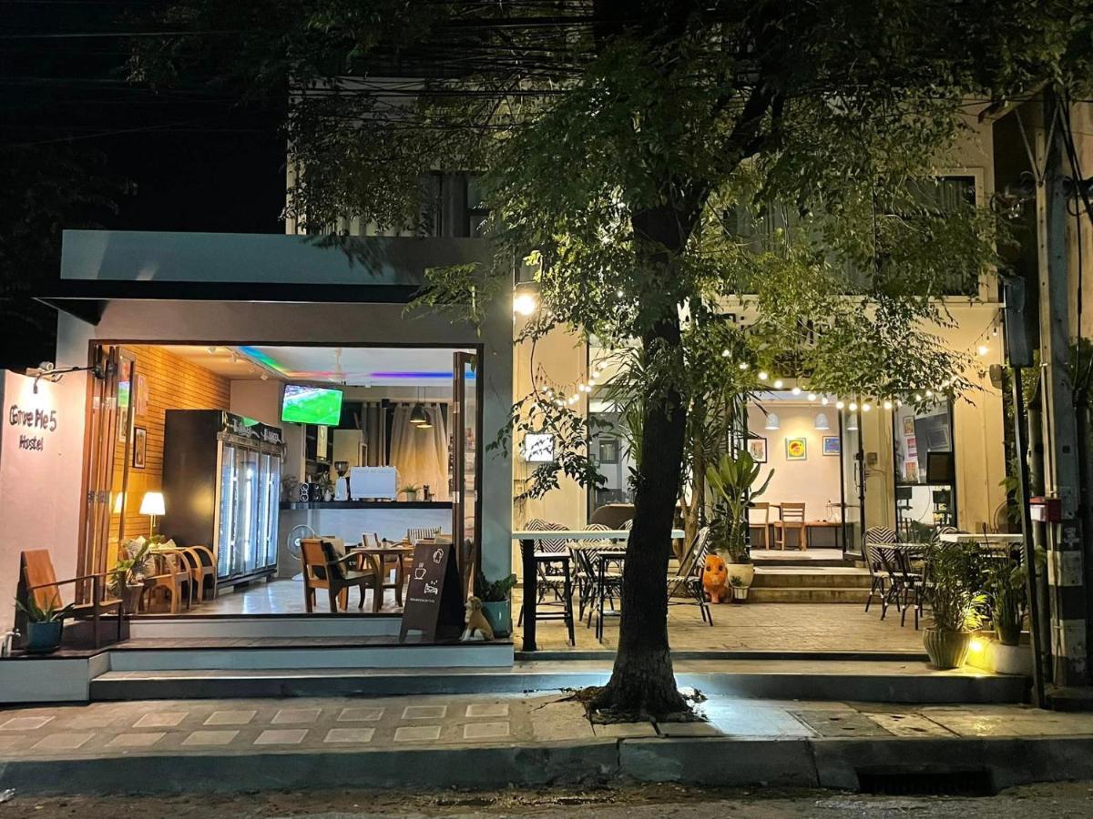 Give Me 5 Hostel Chiang Mai Exterior photo